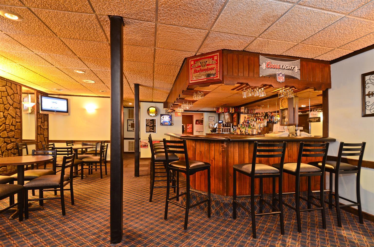 Super 8 By Wyndham Williams Hotel Restaurant photo
